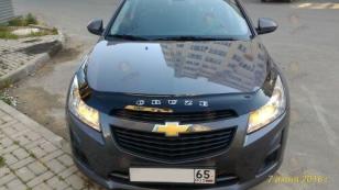 Дефлектор капота (мухобойка) Chevrolet Cruze с 2009 г.в. (Шевролет Круз) Вип Тюнинг